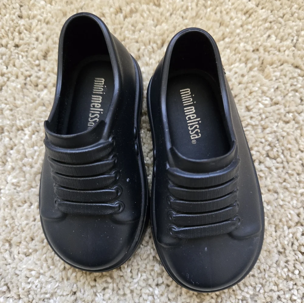 Bundle of 3 pairs of baby shoes